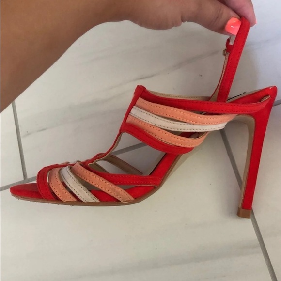 Women’s shoes - Picture 2 of 4